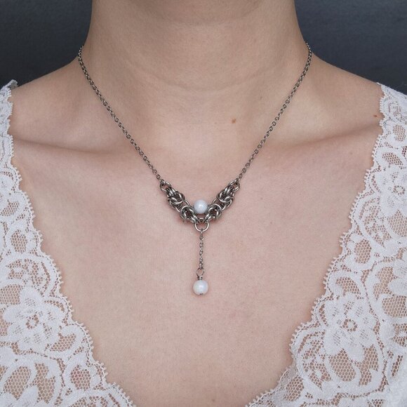 Angelic white pearl rosary necklace with a small silver chain - Picture 8 of 8